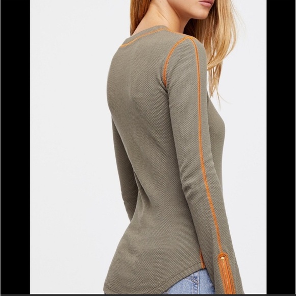 🌟NWT🌟Free People Zip It Cuff Thermal Top - Picture 4 of 15